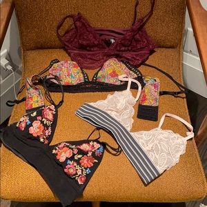 Package of 4 flirty bralettes